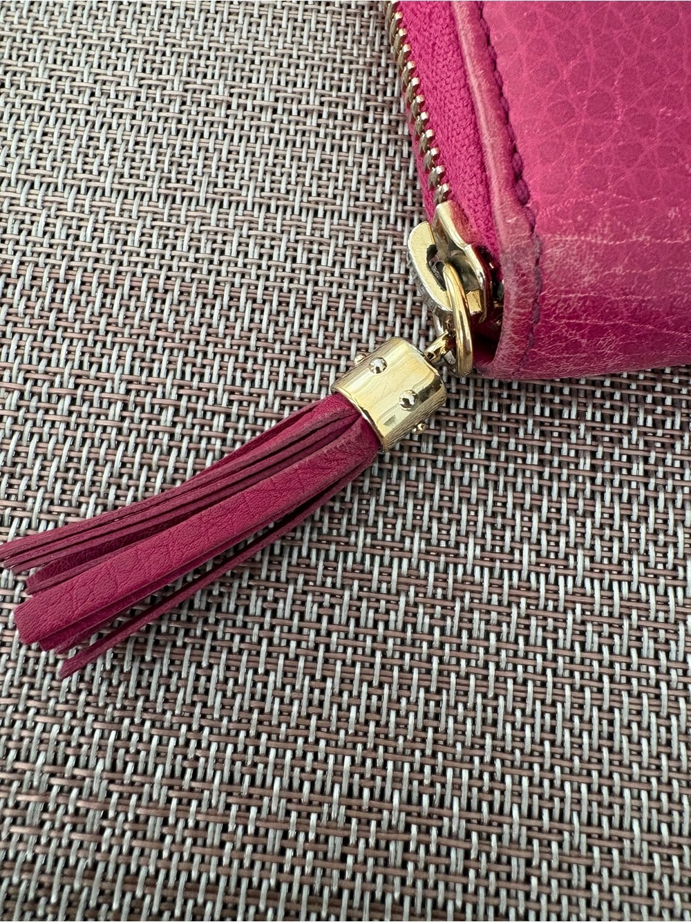 Authentic Gucci Soho Zip Around Long Wallet Pink Pebbled Leather Tassel - Picture 3 of 10